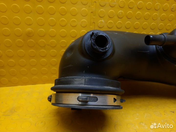 Б/У Патрубок воздушного фильтра В хорошем