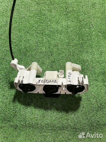 Блок управления отопителем Toyota Corolla