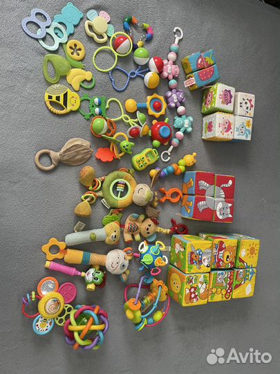 Игрушки для малышей пакетом