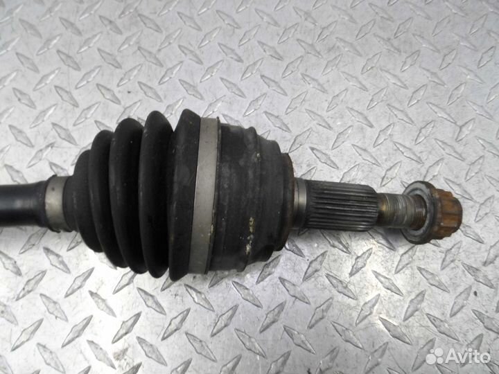 Полуось передняя L Audi Q7 4L 7P0407271C