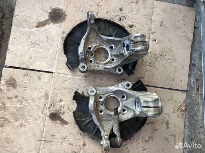 Цапфы Кулаки передние на Фольксваген пассат Б6 B6