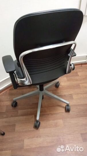 Компьютерное кресло Steelcase Leap v1