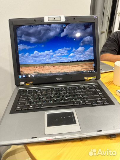 Ноутбук asus