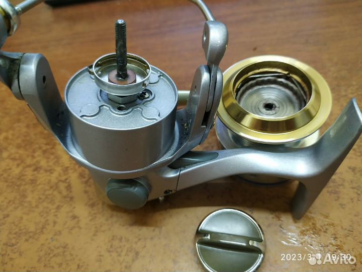 Катушка Daiwa Emblem S 2500C