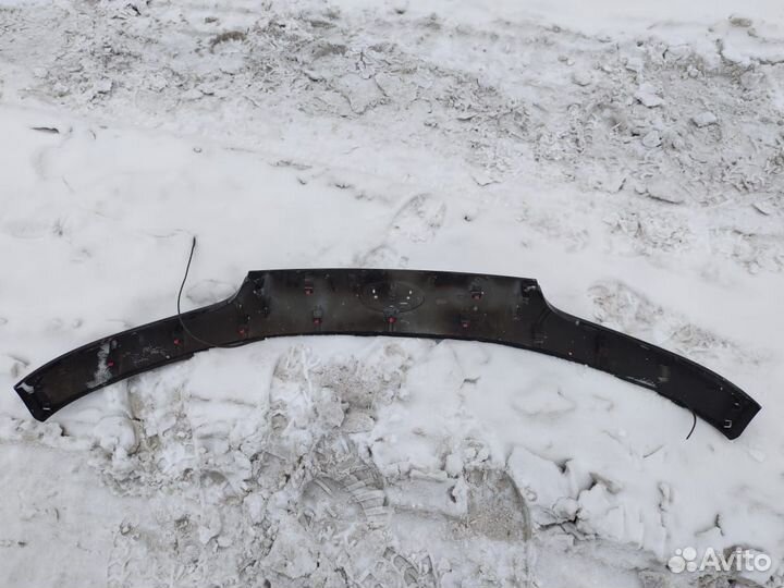 Молдинг крышки багажника Kia Sorento 2