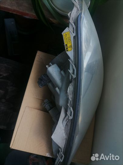 Левая фара на toyota alion