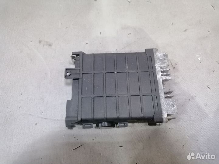 Блок управления двигателем Audi 80 B3 1986-1991