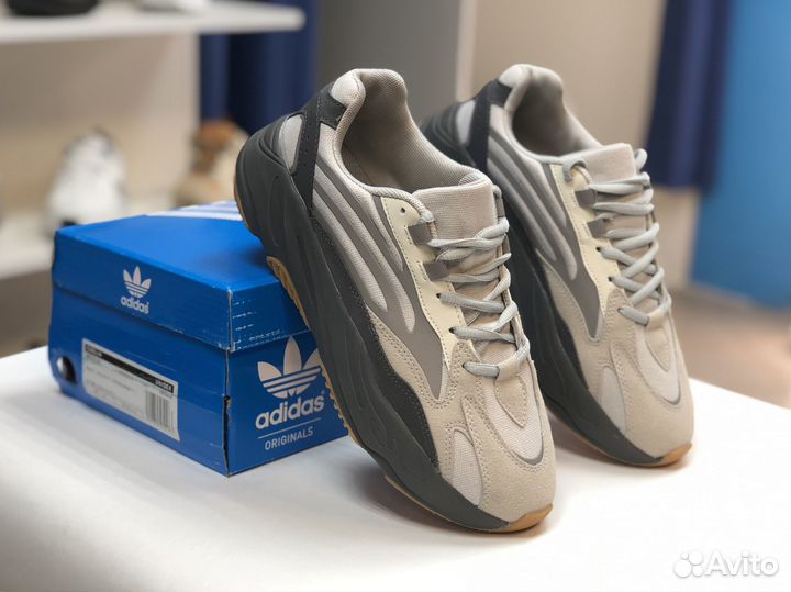 Кроссовки Adidas Yeezy 700