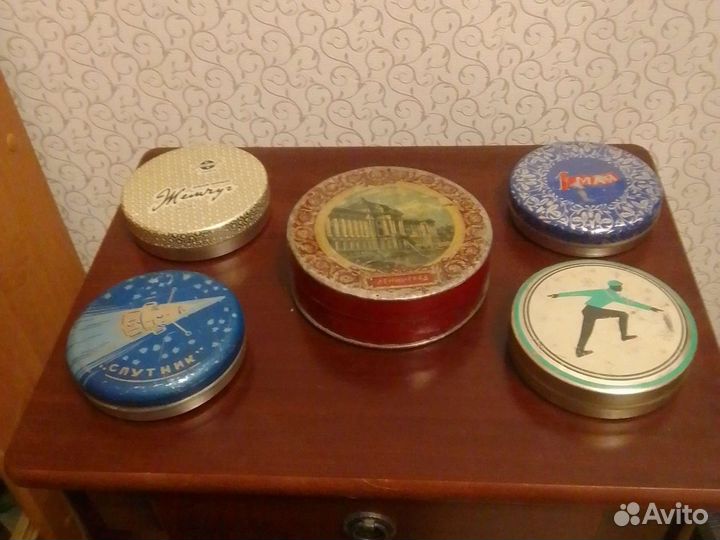 Жестяные коробки монпасье и чай и пр. винтаж