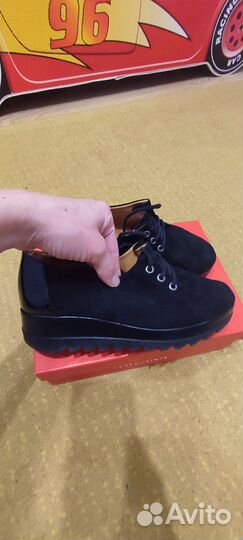 Ботинки женские