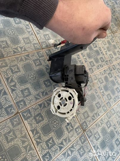 Toyota rav4 зеркало правое