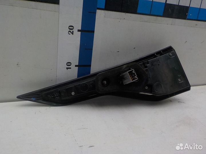 Фонарь задний правый наружный Land Rover Discovery