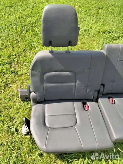 3-й ряд сидений Toyota Land Cruiser 200