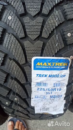 Maxtrek Trek M900 Ice 225/50 R18