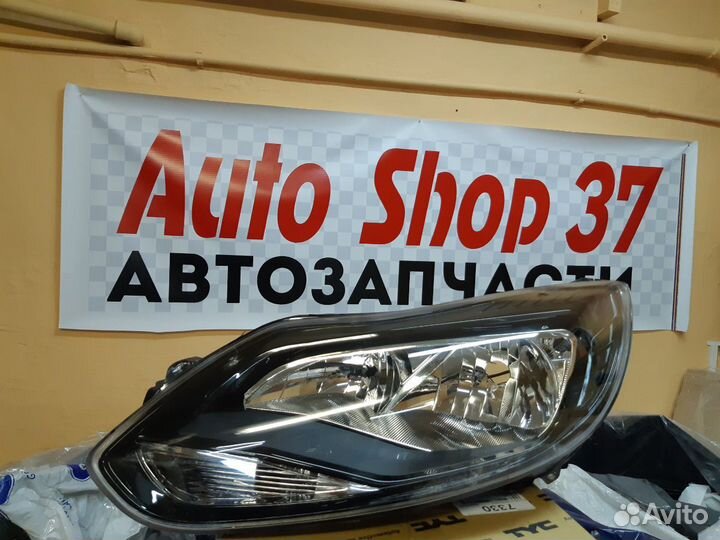 Фара левая Ford Focus 3 дорестайлинг