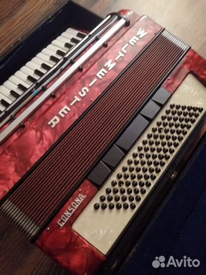 Аккордеон Weltmeister Consona 4/4