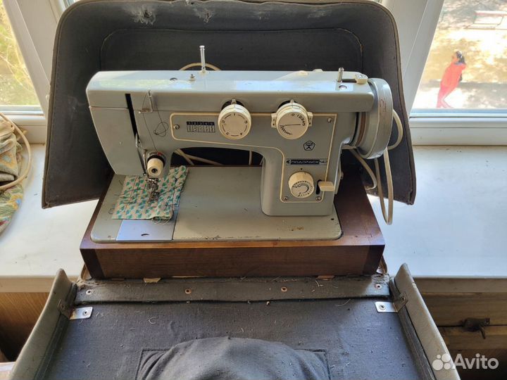 Швейная машина Подольск 142