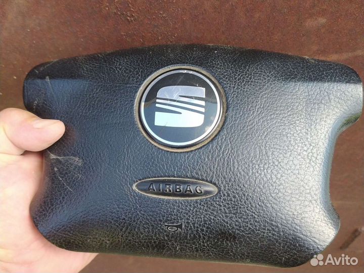 Подушка безопасности в руль. сеатальхамбра