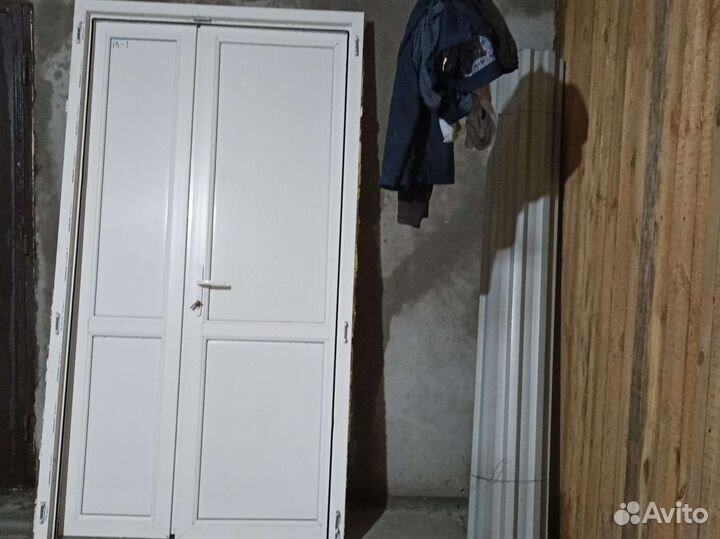 Двери пластиковые бу