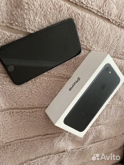 Телефон iPhone 7