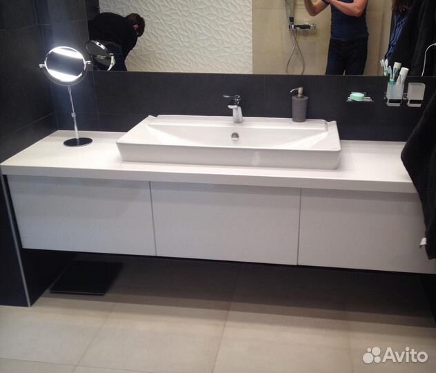 Столешница для ванной из искусственного камня