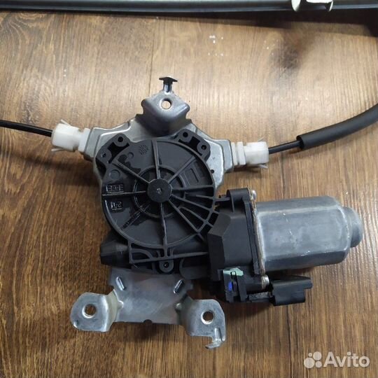 Стеклоподъемный механизм передний левый Nissan