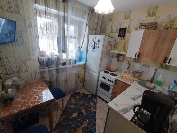 2-к. квартира, 42,7 м², 1/3 эт.