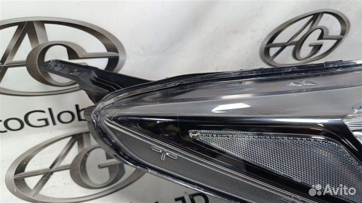 Фара правая Nissan Leaf