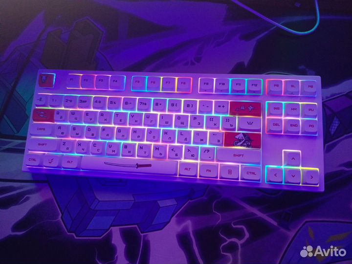 Игровая механическая клавиатура белая