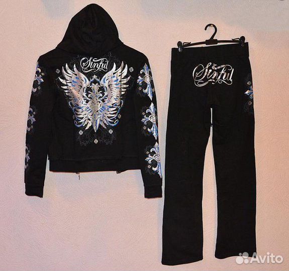 Спортивный костюм женский