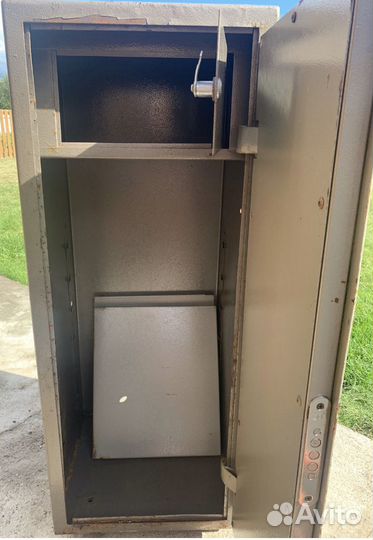 Сейф металлический