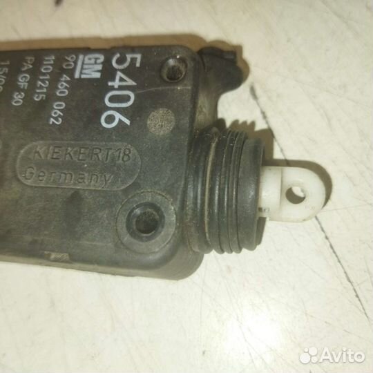 Активатор замка багажника Opel Vectra B/G