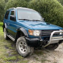 Mitsubishi Pajero 2.5 MT, 1995, 357 888 км, с пробегом, цена 1 000 000 руб.