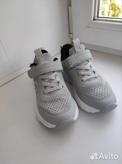 Кроссовки детские