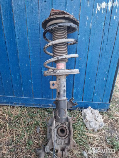 Стойки со ступицами на Nissan Teana j31