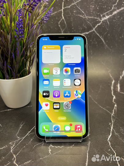 iPhone XR (64 GB) White