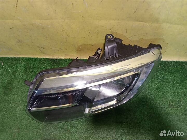 Фара левая Renault Logan II 2018