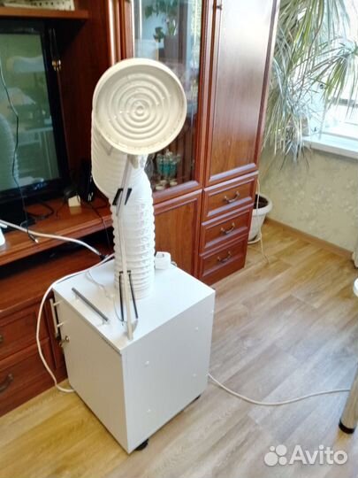 Новая вытяжка для маникюра и педикюра