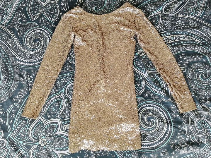 Платье с паетками