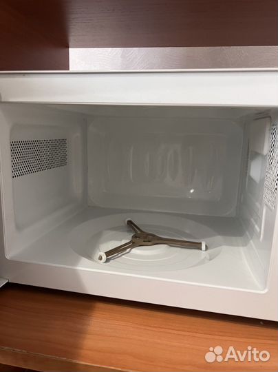 Микроволновая печь LG рабочая на брони