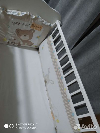 Детская кроватка с маятником