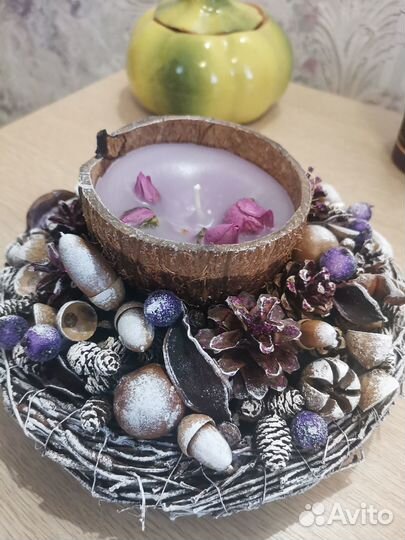 Подсвечник в кокосе