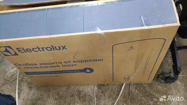 Водонагреватель Electrolux EWH 80 Royal Flash