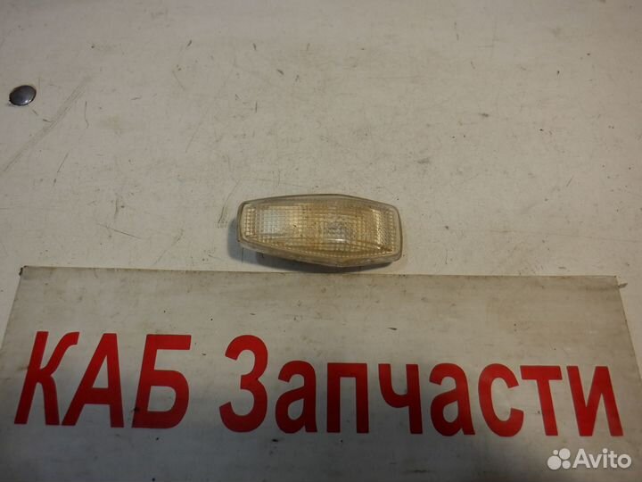 Повторитель на крыло левый белый Kia Sorento