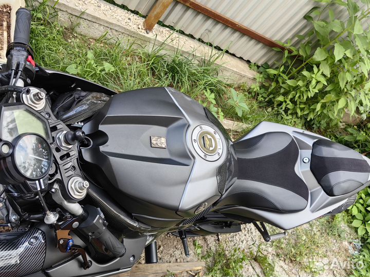 Yamaha r1
