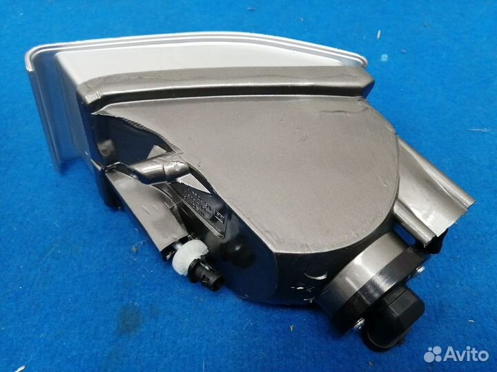 Птф правая 81211-60151 Toyota Land Cruiser Prado