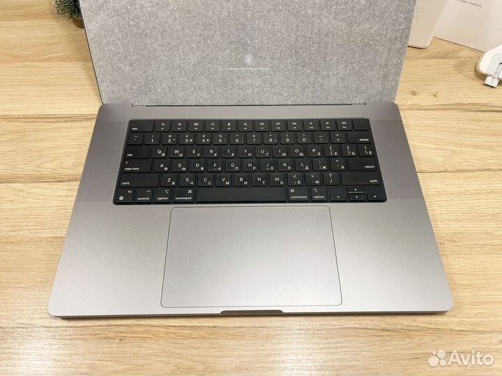 MacBook Pro 16 M2 Pro 16gb 512gb новье