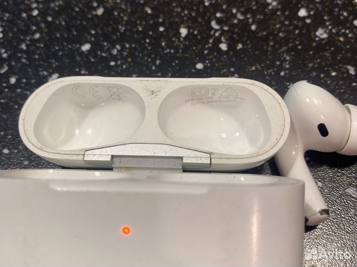 Наушники air pods pro (кейс+левый наушник)