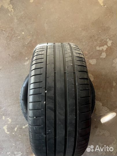 Pirelli Ice Zero 245/45 R18 и 275/40 R18 100