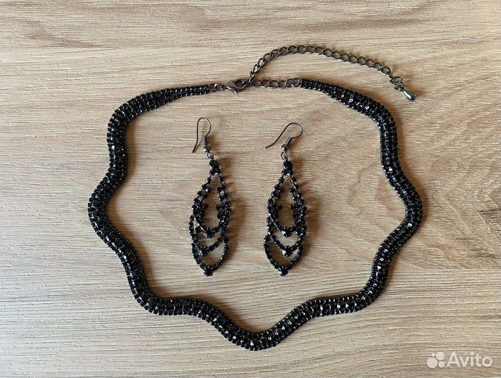 Бижутерия колье и серьги